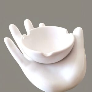 Cenicero de Cerámica de Mano Blanca